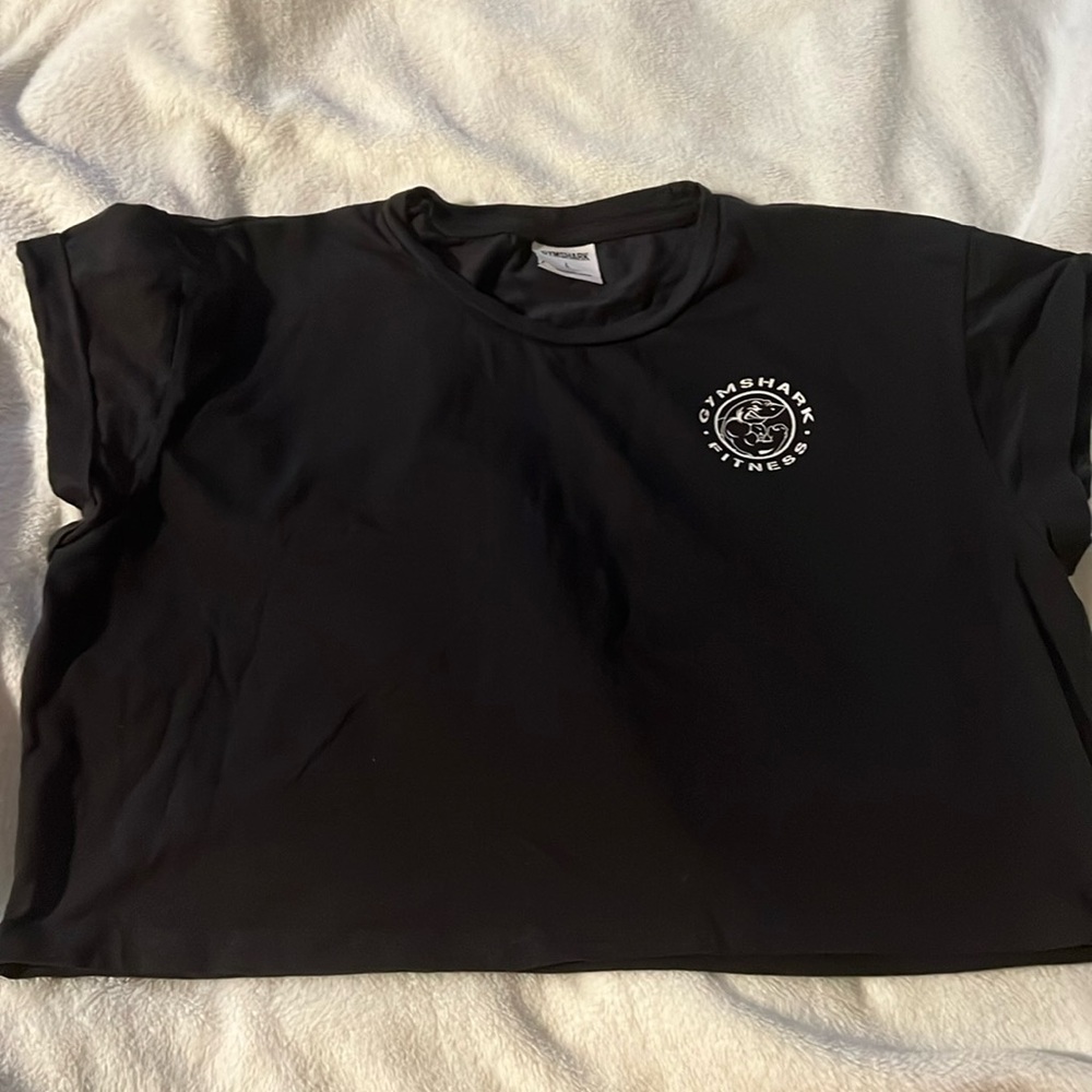Black gymshark crop top in size large